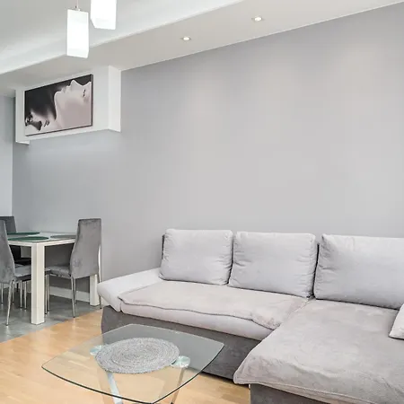 Apartment Nowy Swiat 41a By Nyx B *